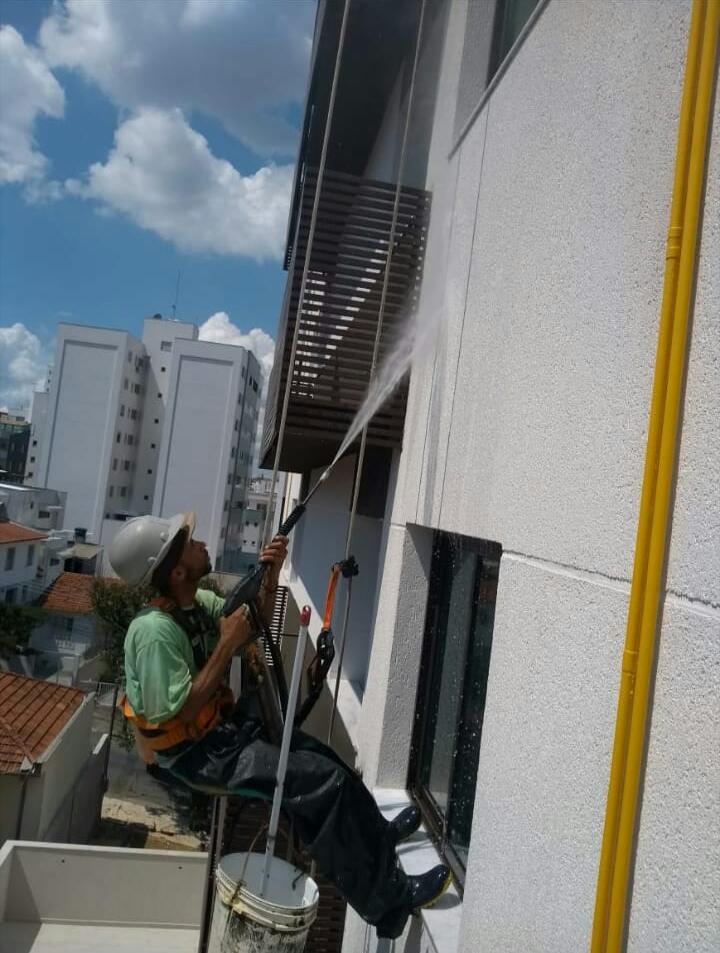 Serviços limpeza de fachadas